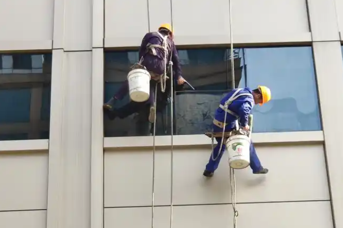 重慶外墻清洗維修哪家好？重慶啟迪清潔服務(wù)有限公司